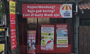 Rumah ruang usaha pinggir jalan lokasi ramai padat di Kencanaloka
