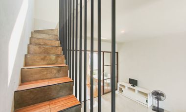 Rumah 3 Lt Hadap Utara 15 Mnt ke Pintu Tol Jatiwarna Siap KPR J-32720