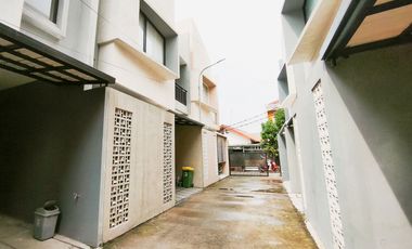 Rumah 2 Lt Bebas Banjir 9 Menit ke Grand Galaxy Park Siap KPR J-34811