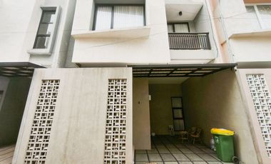 Rumah 2 Lt Bebas Banjir 9 Menit ke Grand Galaxy Park Siap KPR J-34811