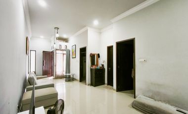 Rumah Luas Hadap Timur 15 menit ke Grand Galaxy Park Siap KPR J-33257