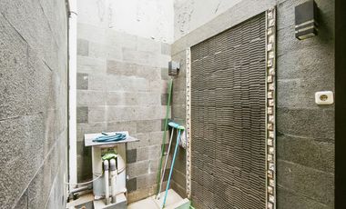 Rumah Luas Hadap Timur 15 menit ke Grand Galaxy Park Siap KPR J-33257