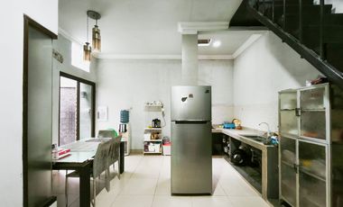 Rumah Luas Hadap Timur 15 menit ke Grand Galaxy Park Siap KPR J-33257