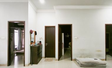 Rumah Luas Hadap Timur 15 menit ke Grand Galaxy Park Siap KPR J-33257