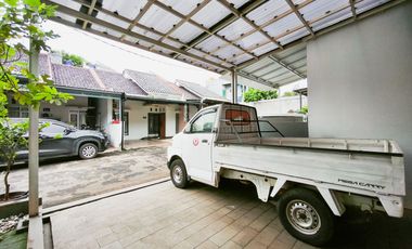 Rumah Luas Hadap Timur 15 menit ke Grand Galaxy Park Siap KPR J-33257