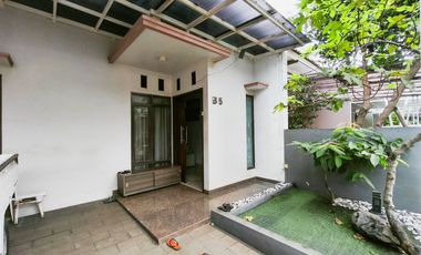 Rumah Luas Hadap Timur 15 menit ke Grand Galaxy Park Siap KPR J-33257