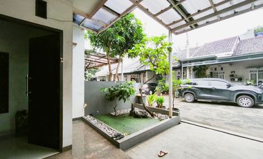 Rumah Luas Hadap Timur 15 menit ke Grand Galaxy Park Siap KPR J-33257