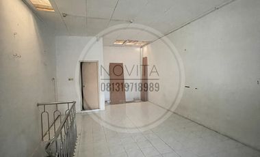 Disewakan Rumah di Teluk Gong 3 Lantai Unfurnished