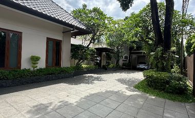 Pejaten Pasar Minggu Luxurious Resort House Design Aang Wirawan