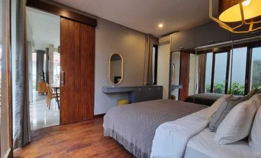 Vila di Sanur 4 Kamar view sawah