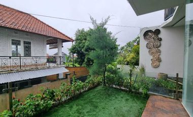 Vila di Sanur 4 Kamar view sawah
