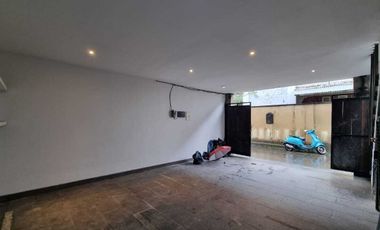 Vila di Sanur 4 Kamar view sawah