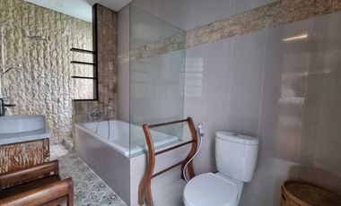 Vila di Sanur 4 Kamar view sawah