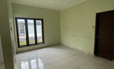 RUMAH MEWAH DUA LANTAI SIAP HUNI DIBAWAH HARGA PASAR