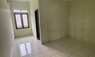 RUMAH MEWAH DUA LANTAI SIAP HUNI DIBAWAH HARGA PASAR