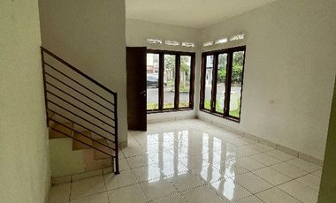 RUMAH MEWAH DUA LANTAI SIAP HUNI DIBAWAH HARGA PASAR