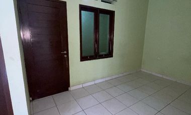 RUMAH MEWAH DUA LANTAI SIAP HUNI DIBAWAH HARGA PASAR