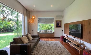 Kemang Ampera Modern Tropical House Halaman Luas Lokasi Strategis