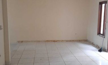 Rumah disewakan  Kampung Utan, Ciputat. Unfurnished.