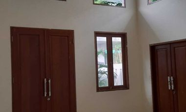 Rumah disewakan  Kampung Utan, Ciputat. Unfurnished.