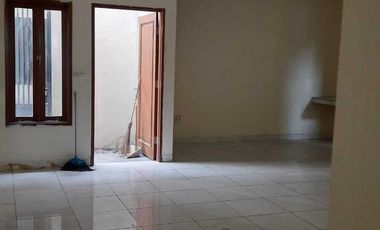Rumah disewakan  Kampung Utan, Ciputat. Unfurnished.