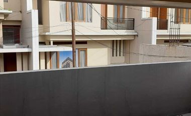 Rumah disewakan  Kampung Utan, Ciputat. Unfurnished.