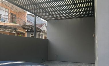 Disewakan rumah baru 2lantai siaphuni di Gading Mas Barat Vl