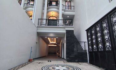 Dijual Murah Rumah Eropa Classic di Pejaten Barat Jakarta Selatan