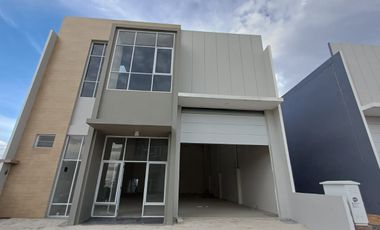 Kawasan pergudangan di luar Kawasan Industri Pulogadung, Jakarta Timur