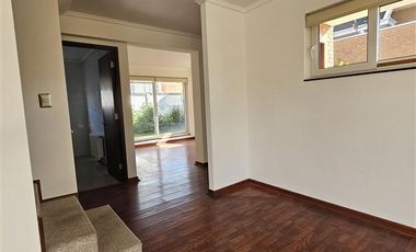 Casa en Venta en a una cuadra de Balmaceda