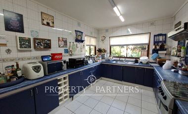 Casa patronal en exclusivo sector