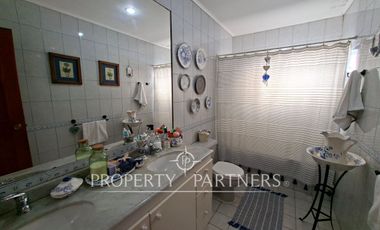 Casa patronal en exclusivo sector