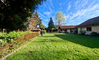 Casa patronal en exclusivo sector