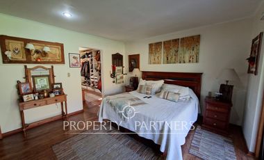 Casa patronal en exclusivo sector