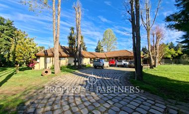 Casa patronal en exclusivo sector