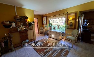 Casa patronal en exclusivo sector