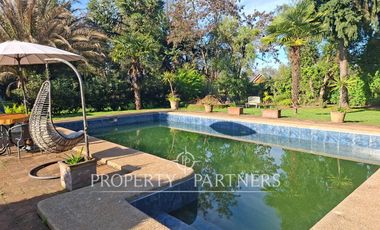 Casa patronal en exclusivo sector