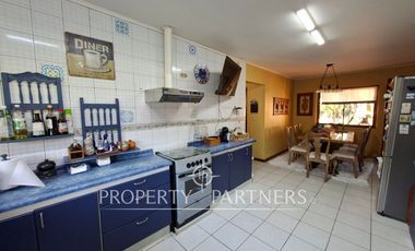 Casa patronal en exclusivo sector