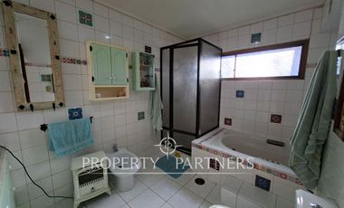 Casa patronal en exclusivo sector