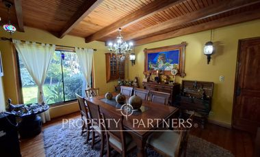 Casa patronal en exclusivo sector