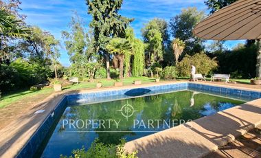 Casa patronal en exclusivo sector