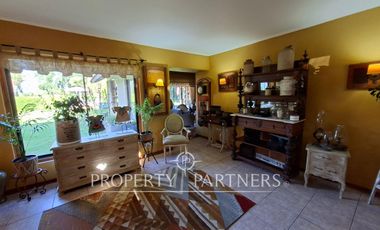 Casa patronal en exclusivo sector