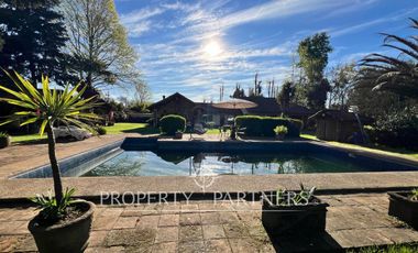 Casa patronal en exclusivo sector