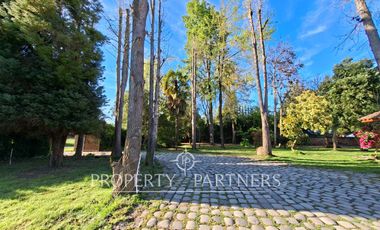 Casa patronal en exclusivo sector