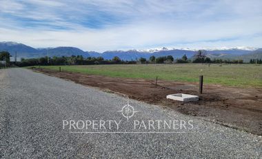 Sitios urbanos en exclusivo condominio frente al lago