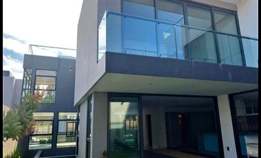 Jardines del Pedregal, Residencia de lujo con Casa Club