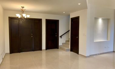 Casa en Renta en Sierra Alta, Carretera Nacional. MTY