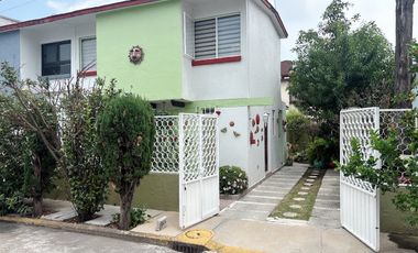 Venta Casa en fraccionamiento con vigilancia en Calacoaya