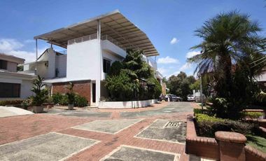 ARRIENDO DE CASA LUXURY EN CONDOMINIO MIRAMONTES, ALTOS DE CIUDAD JARDÍN CALI