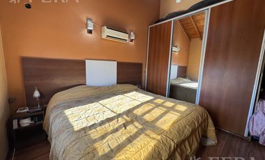 Venta Casa 5 ambientes con cochera, quincho y parrilla en Villa Dominico